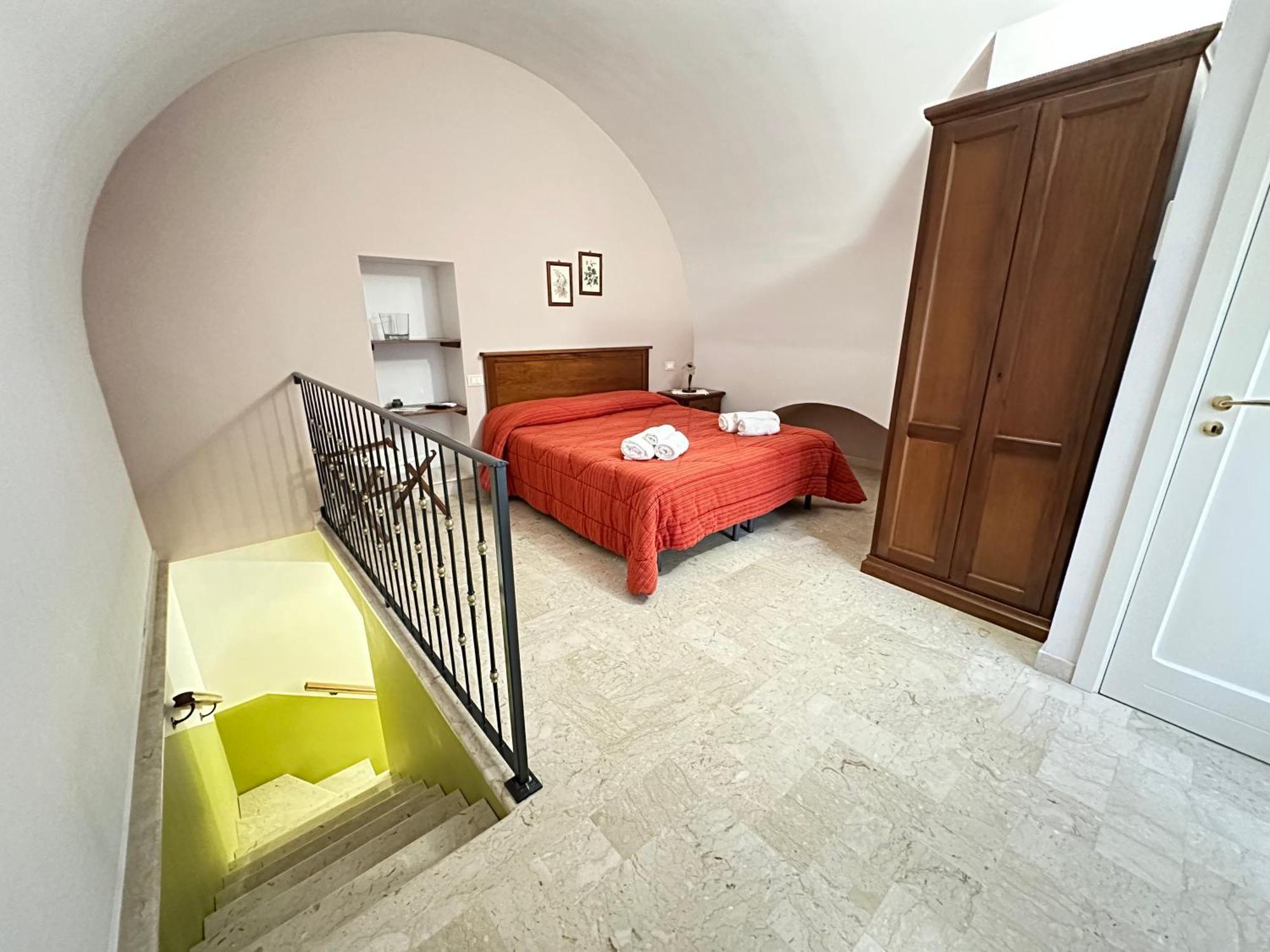 Historic B&B Apartments Home Chiaramonte Gulfi Eksteriør billede